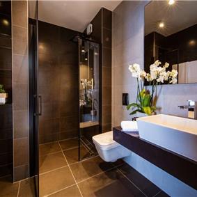 5-Bedroom Luxury Sea-View Villa with Infinity Pool near Dubrovnik – Sleeps 10